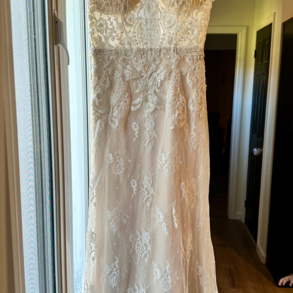 Wedding gown - Picture 6 of 11